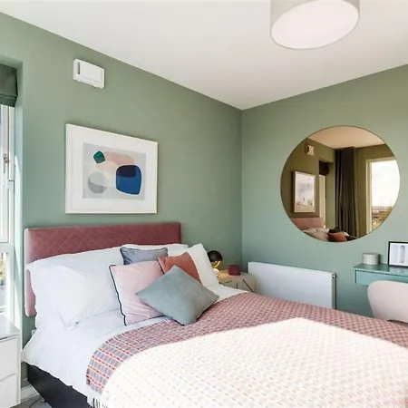 Remarkable 2-Bed Apartment In Dublin *
