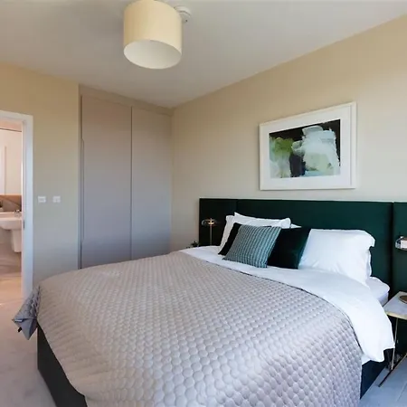 Апартаменты Remarkable 2-Bed Apartment In Dublin Дублин