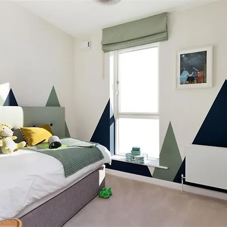 Remarkable 2-Bed Apartment In Dublin Апартаменты *